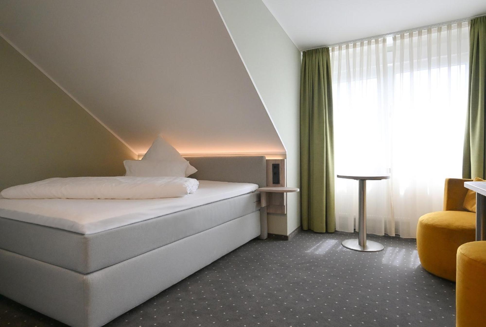 Hotel Restaurant Zur Post Лофельден Экстерьер фото